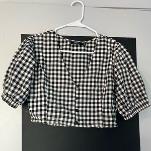 Gingham puff sleeve top